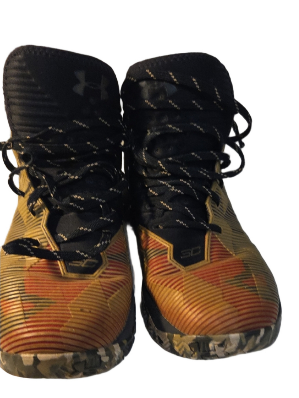 Under Armour Basketball High-Tops in Black and Yellow-Orange